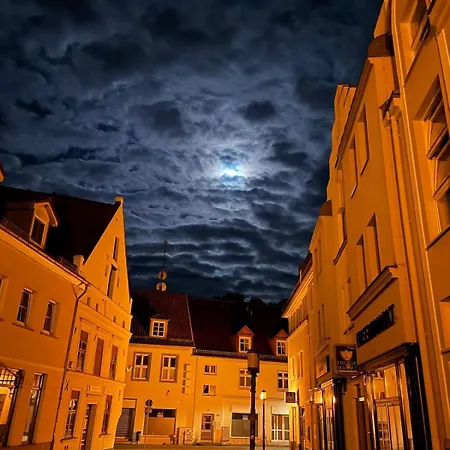 Mit Grosser Dachterrasse Im Herzen Greifswalds