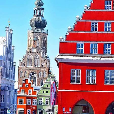 Mit Grosser Dachterrasse Im Herzen Greifswalds Greifswald