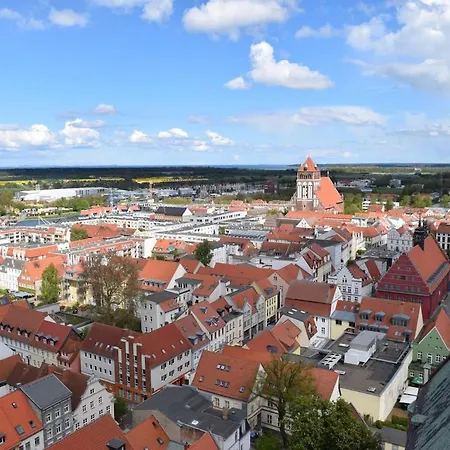 Mit Grosser Dachterrasse Im Herzen Greifswalds Greifswald