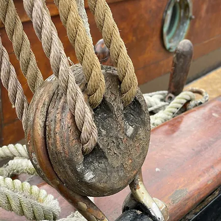 Mit Grosser Dachterrasse Im Herzen Greifswalds Apartament