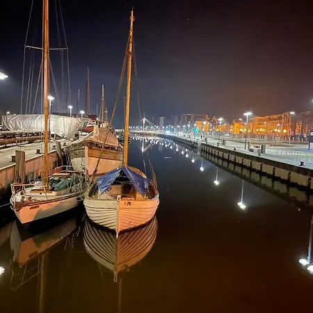 Mit Grosser Dachterrasse Im Herzen Greifswalds Apartament *